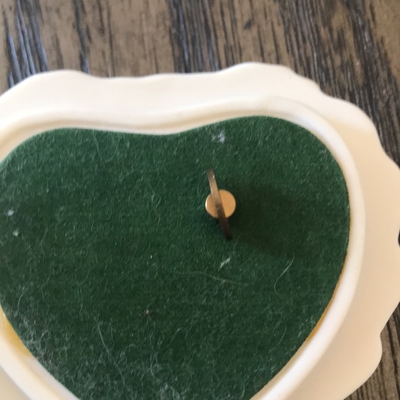 Heritage House, Inc Porcelain Trinket Music Collector edition - Picture 6 of 6